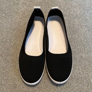 SHEIN Black Minimalist Slip On Shoes